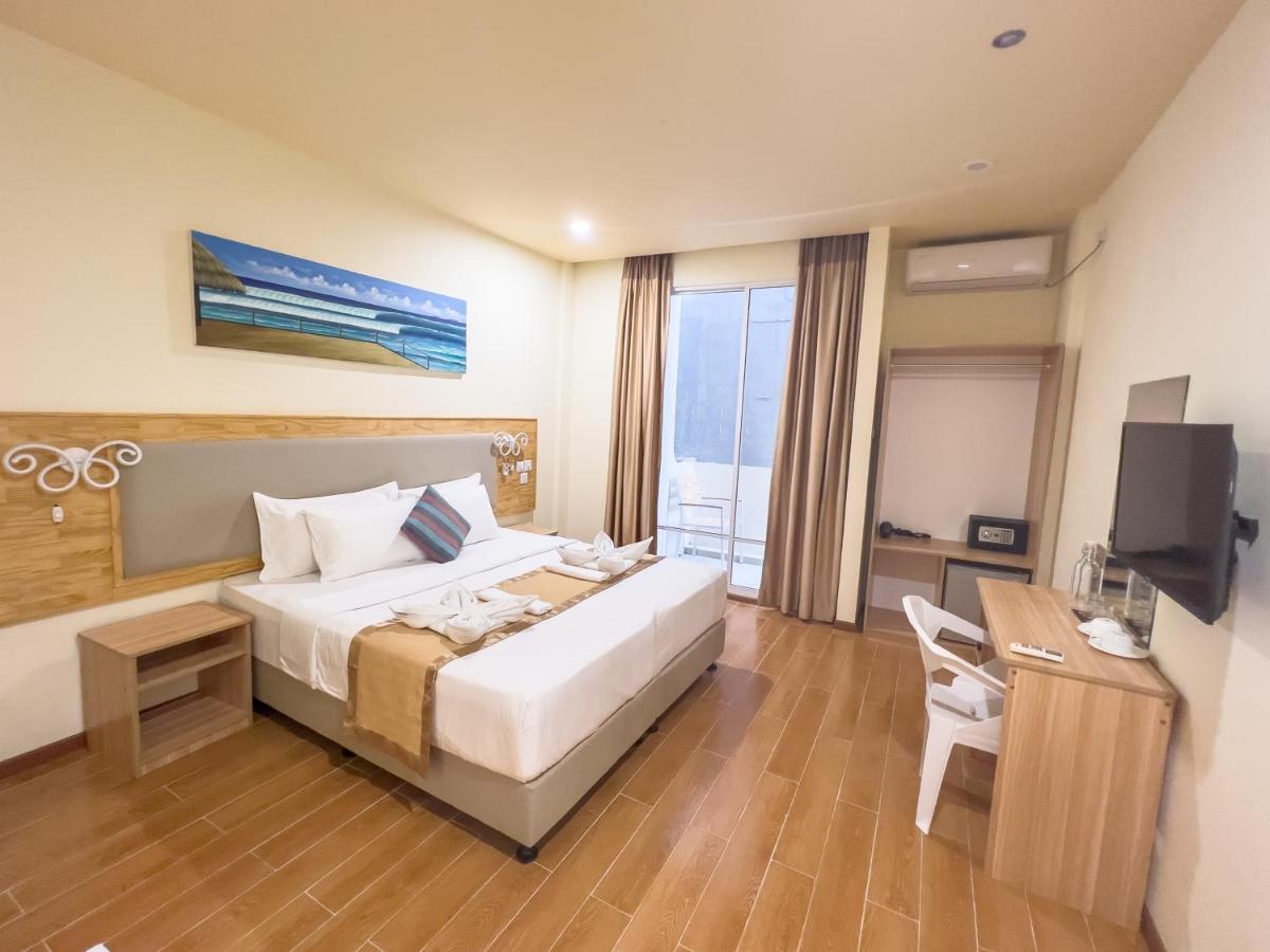 Rehendhi Villa MALDIVES Room photo